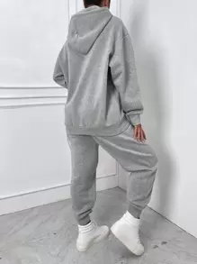 SHEIN LUNE Capucha de hombros caídos con bordado de letra con pantalones deportivos - Gris Claro - Ver 2