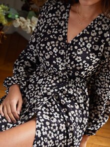 SHEIN Frenchy 滿版印花高衩連衣裙 - 彩色 - 查看 2