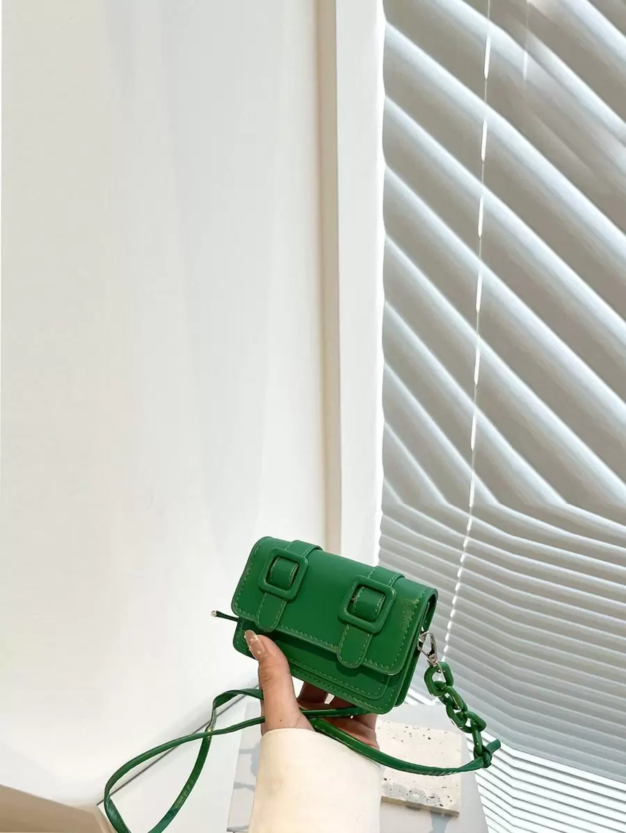 女士肩背街頭時尚包防水,輕便,商務休閒小扣裝飾翻蓋方形包,適用於青少年女孩、女大學生、新手及白領員工,適合辦公室、大學、工作、商務和通勤使用