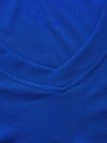 Muchica Solid V Neck Rib Knit Crop Tee - Royal Blue - View 4
