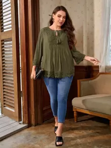 SHEIN VCAY 大碼繫帶領鏤空蕾絲花邊襯衫 - 軍綠色 - 查看 5