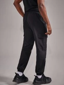 ROMWE MEN Guys Letter Graphic Cargo Pants - Black - View 2