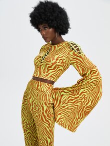 RUNWAY SHERO Zebra Striped Lace Up Front Flounce Sleeve Crop Tee - Multicolor - View 3