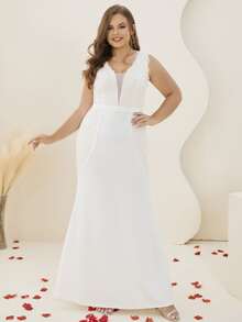 Plus Contrast Lace Mermaid Hem Wedding Dress - White - View 6