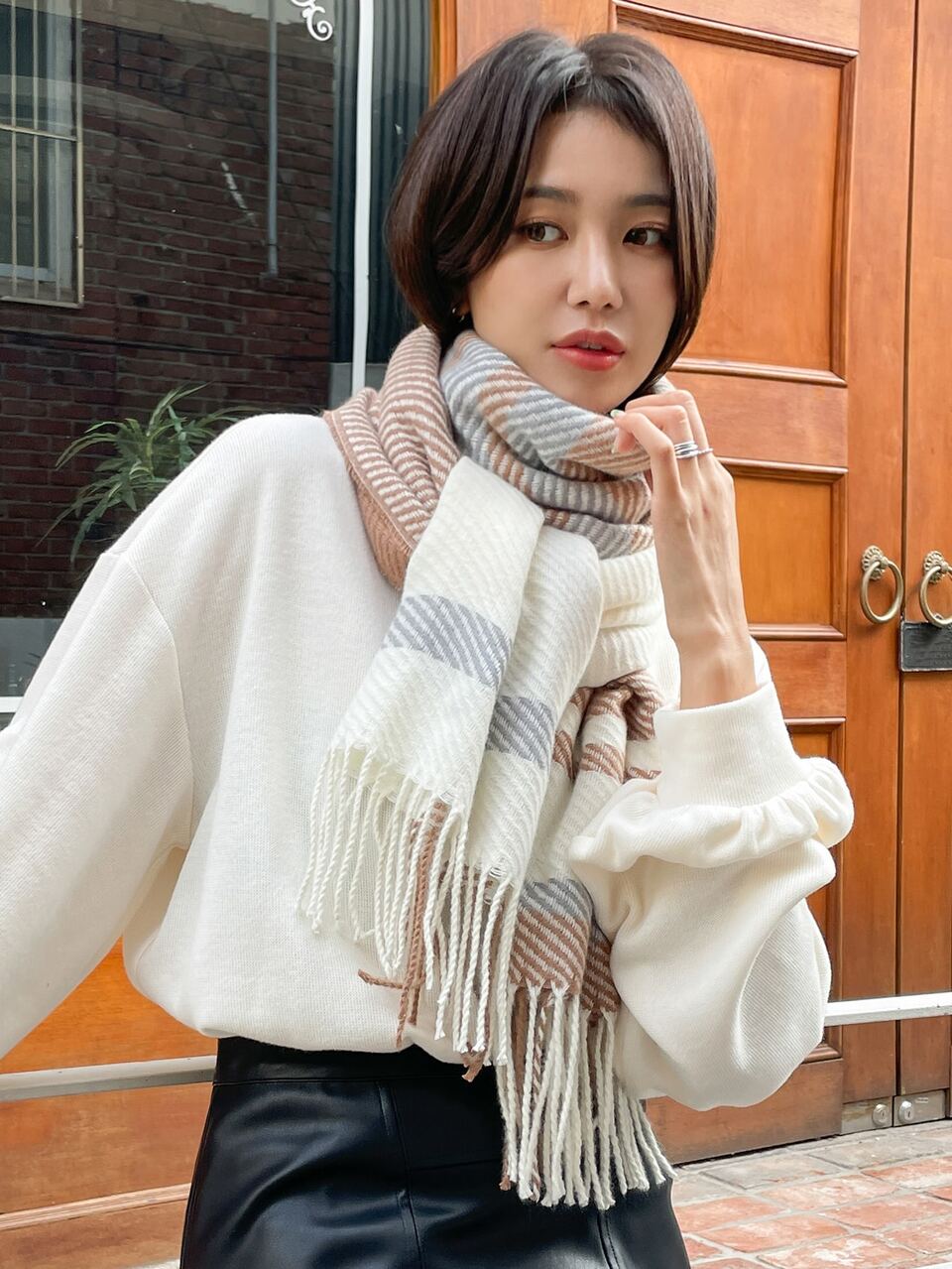 Striped Pattern Fringe Hem Scarf