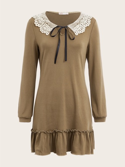 فستان دانتيل متباين اللون حافة مكشكشة