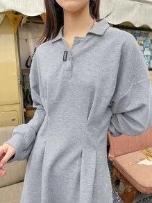 DAZY Đầm cổ polo trễ vai đính chữ có chi tiết - Màu Xám nhạt - Xem 6