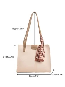 字母貼布和絲巾裝飾方包