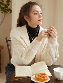 Knit Mix Cárdigan suelto de ganchillo con cuello en V para mujer (patrón de cable aleatorio) - Beis - Ver 6