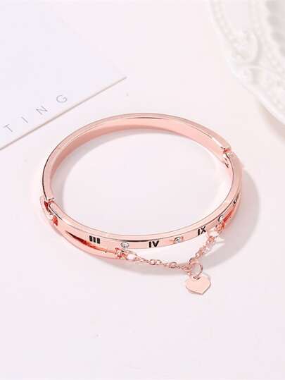 1條時尚幾何形狀心形和流蘇裝飾手鍊,適用於女性的日常佩戴