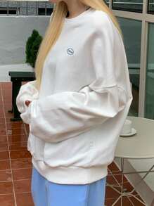 DAZY Thêu Chữ Thả vai Áo chui đầu Oversized - trắng - Xem 6