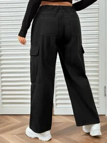 Plus High Waist Flap Pocket Cargo Jeans - Black - View 2