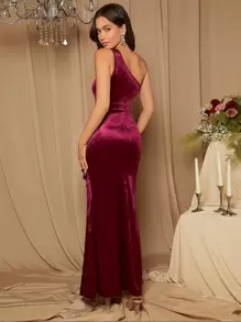 SHEIN Belle 不对称领口荷叶边饰边开叉大腿天鹅绒伴娘礼服优雅鸡尾酒半正式舞会婚礼宾客礼服，适合生日、毕业典礼、晚宴、返校节派对礼服