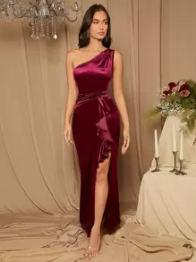 SHEIN Belle 不对称领口荷叶边饰边开叉大腿天鹅绒伴娘礼服优雅鸡尾酒半正式舞会婚礼宾客礼服，适合生日、毕业典礼、晚宴、返校节派对礼服