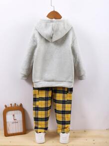 小男童字母圖案連帽衫和大格紋長褲 - 彩色 - 查看 2