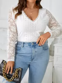 SHEIN Frenchy Camiseta con encaje en contraste con bordado con ojal - Blanco - Ver 1