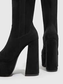 Chunky Heeled Faux Suede Thermal Lined Snow Boots - Black - View 3