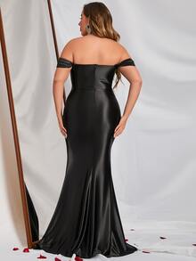 Plus Size Off-Shoulder Mermaid Hem Formal Gown - Black - View 2