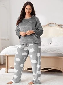 Plus Cloud Print Lông mi thêu Flannelette PJ Set / Bộ đồ ngủ - Xám - Xem 5