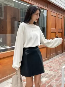 DAZY 馬繡花垂墜肩寬鬆運動衫 - 白色 - 查看 5