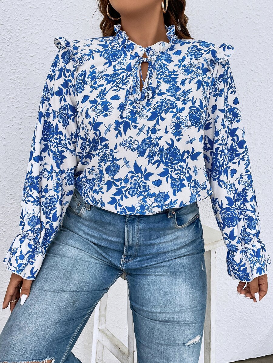 Flirla 大碼印花木耳褶皺邊繫帶領荷葉袖襯衫 - 藍白色 - 查看 1