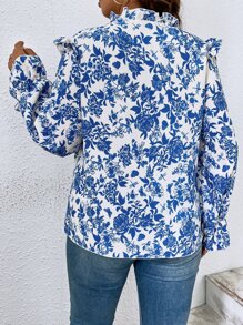 Flirla 大碼印花木耳褶皺邊繫帶領荷葉袖襯衫 - 藍白色 - 查看 2