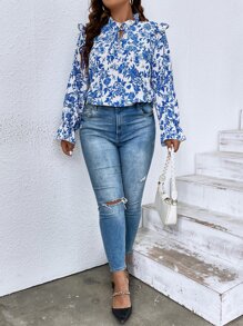 Flirla 大碼印花木耳褶皺邊繫帶領荷葉袖襯衫 - 藍白色 - 查看 5