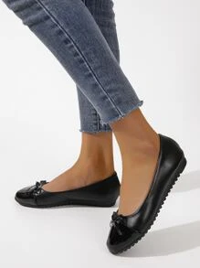 Ladies' Black Elegant Bowknot Detail Solid Color Ballet Flats With Butterfly Decor Valentines - Black - View 2