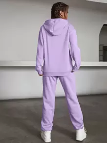 SHEIN EZwear 字母圖案袋鼠口袋加絨內裏抽繩連帽衫和運動褲 - 紫丁香色 - 查看 2