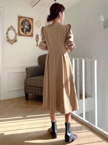 DAZY 交疊領泡泡袖A字洋裝 - 卡其色 - 查看 2
