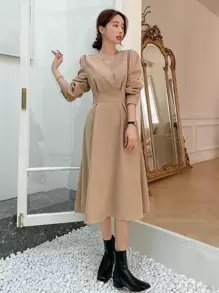 DAZY 交疊領泡泡袖A字洋裝 - 卡其色 - 查看 1