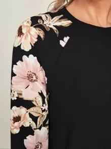 EMERY ROSE Vestido con estampado floral de manga raglán - Negro - Ver 3