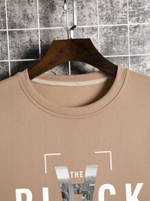 Manfinity Dauomo Men Slogan & Building Print Thermal Pullover - Khaki - View 6