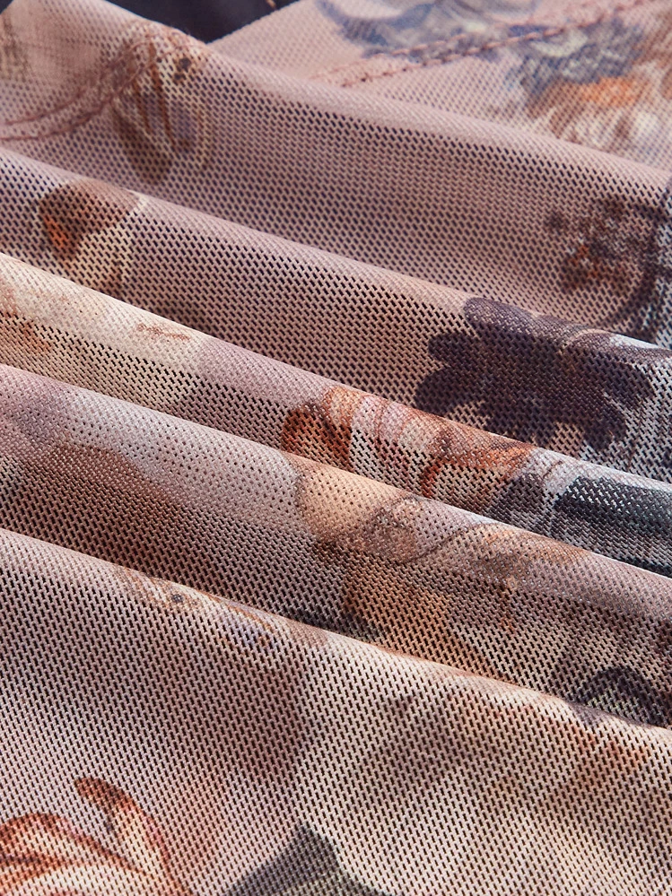 SHEIN MOD Retro Floral And Figure Graphic Square Neck Curved Hem Tee - Multicolor - View 4