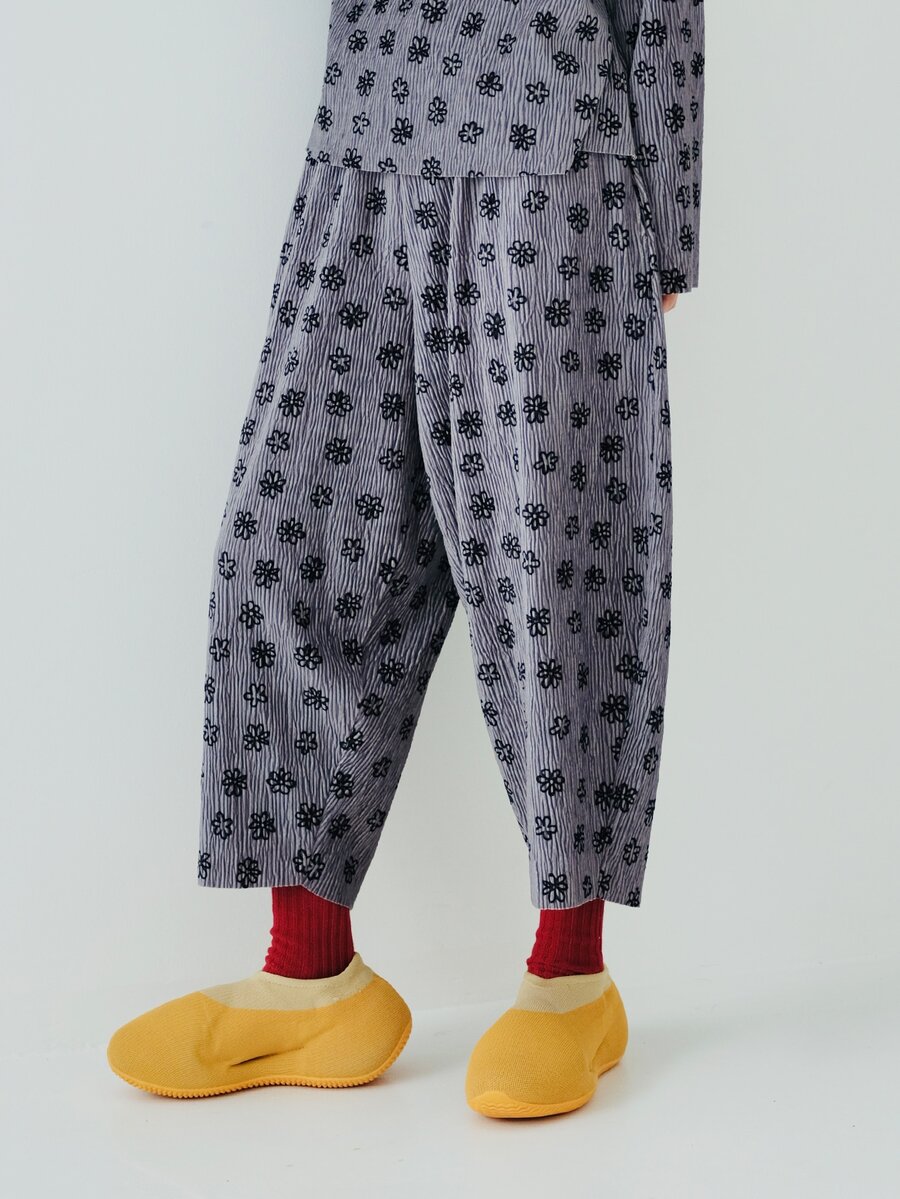 Allover Floral Print Wide Leg Trousers - Grey - View 1