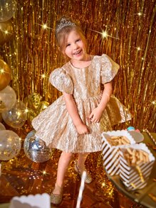 年輕女孩們素色泡泡袖派對禮服