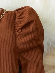 Set de 2 piezas para niña joven con blusa de punto de cuello cuadrado y manga gigot, y falda mini de tejido de cuadros