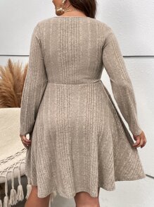 SHEIN Clasi 大碼條紋針織大圓領連衣裙不附腰帶 - 杏色 - 查看 2