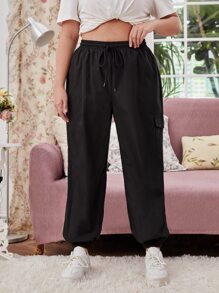 SHEIN EZwear 大碼翻蓋口袋腰部抽繩工裝褲 - 黑色 - 查看 4