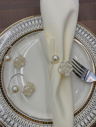 1 st Elegant asymmetrisk förgylld servettring med fjäderdesign av konstpärlor, rosblommor, unik matbordsdekor, lämplig för bröllop, fester, exklusiva cateringevenemang och speciella tillfällen, dekoration av dukar i modern och vintagestil