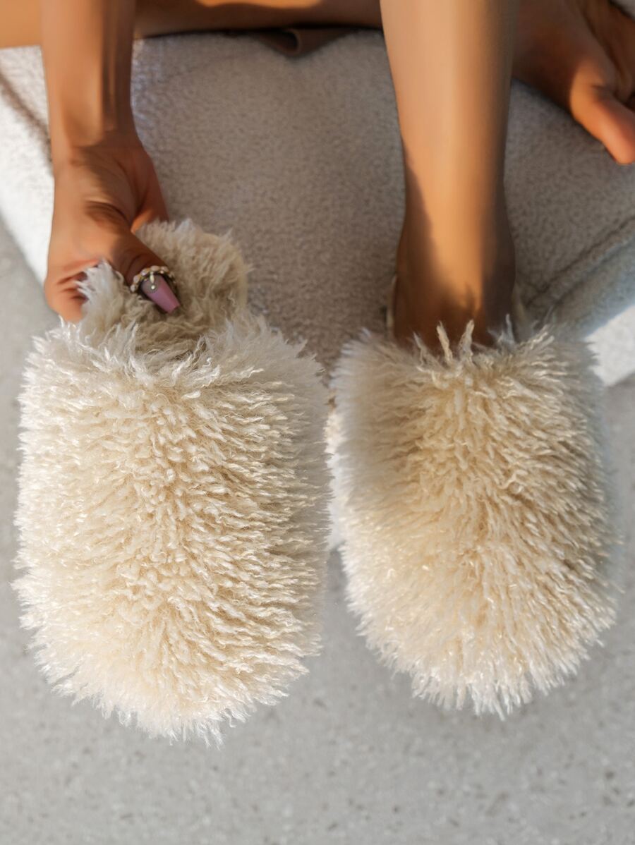 極簡毛絨卧室拖鞋,女士家庭室內外适用拖鞋,温暖柔软,平底防滑,適合秋冬季节佩戴,長毛和圓頭 - 米色 - 查看 1