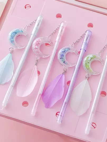 2入組羽毛圖案和月亮墜飾隨機中性筆