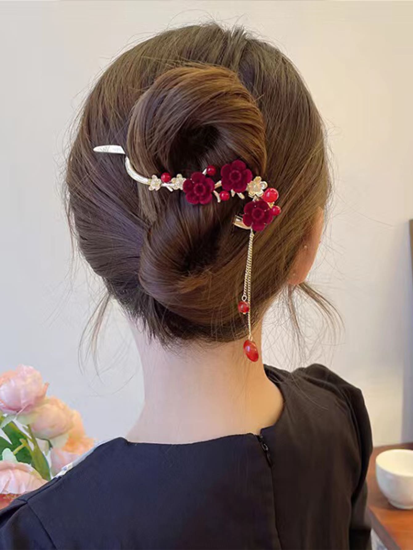 釘珠和花朵裝飾髮夾 - 紅色 - 查看 1