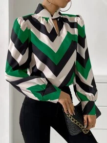 SHEIN Privé Chevron Print Keyhole Neck Puff Sleeve Blouse - Multicolor - View 5