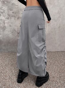 SHEIN ICON Falda cargo con bolsillo con solapa fruncido lateral bajo con cordón - Gris - Ver 3