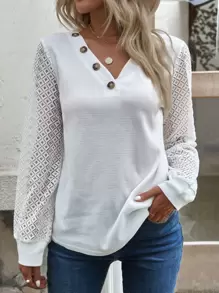 SHEIN LUNE Camiseta con botón delantero de manga con encaje - Blanco - Ver 5