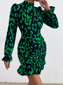 SHEIN Privé Vestido con estampado de cuello alto de manga con volante fruncido bajo con fruncido - Multicolor - Ver 6