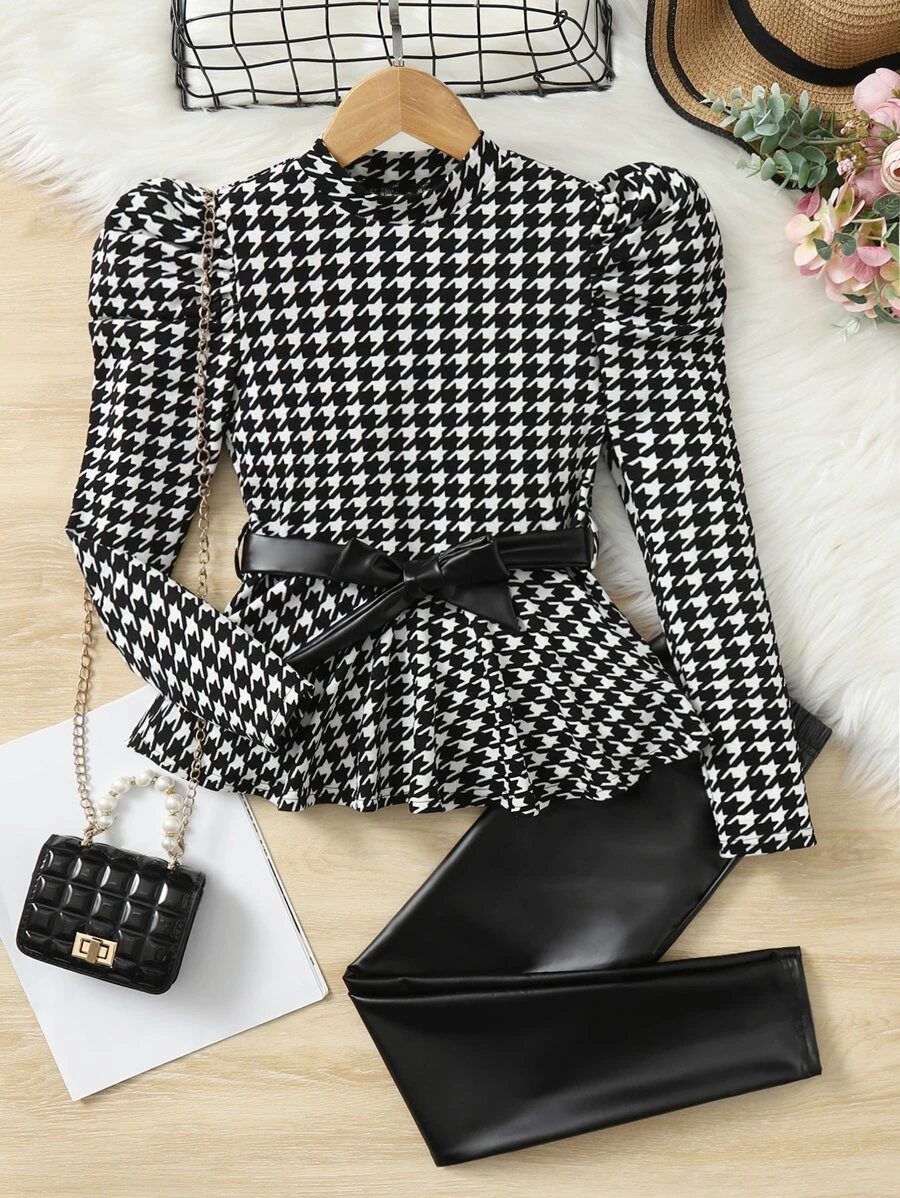 SHEIN Cô gái Tween In Houndstooth Tay áo chân cừu Thắt lưng Xoay eo Áo thun & Da giả Quần - Đen và trắng - Xem 1