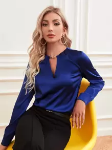 SHEIN Privé Solid Chain Detail Keyhole Neckline Top - Blue - View 2