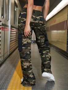 Pantalones cargo con estampado de camuflaje de cintura con cordón - Multicolor - Ver 2